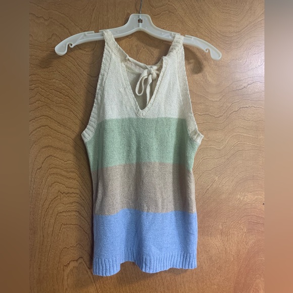 Mine pastel crochet style top - Picture 2 of 4